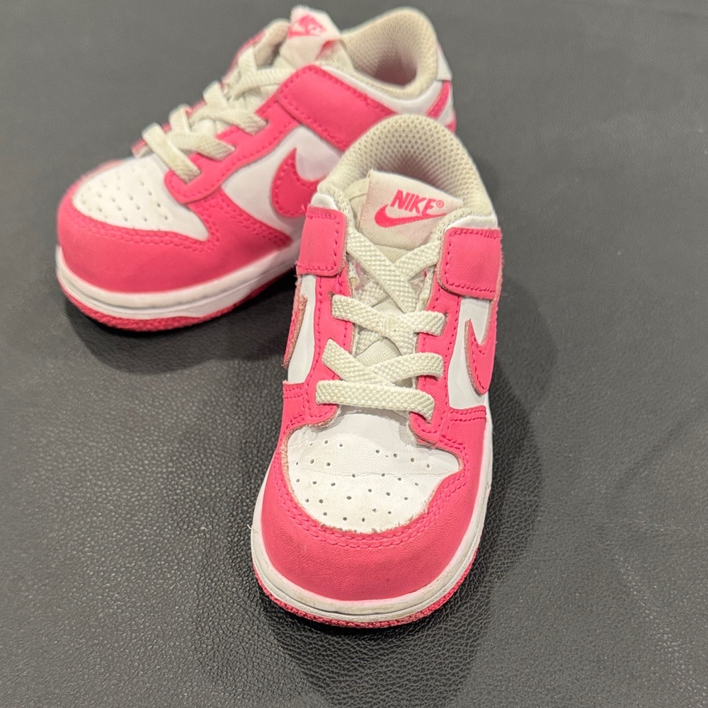Nike Kids Sneakers in Pink and White
